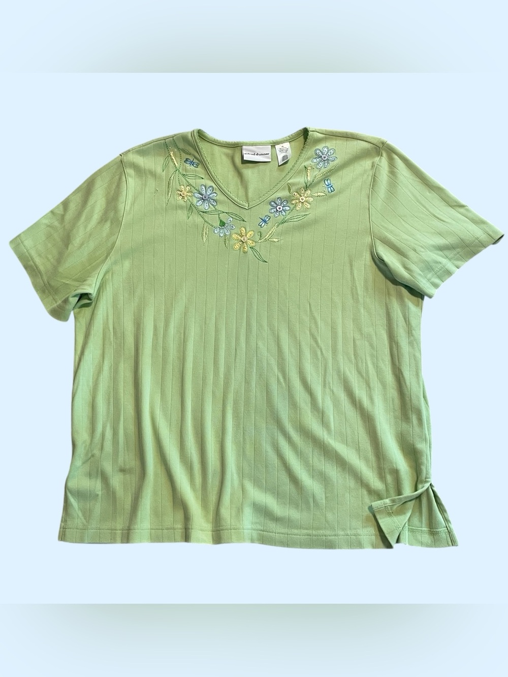 Alfred Dunner Light Green Short-Sleeve V-Neck Top with Floral Embroidery SZ XL